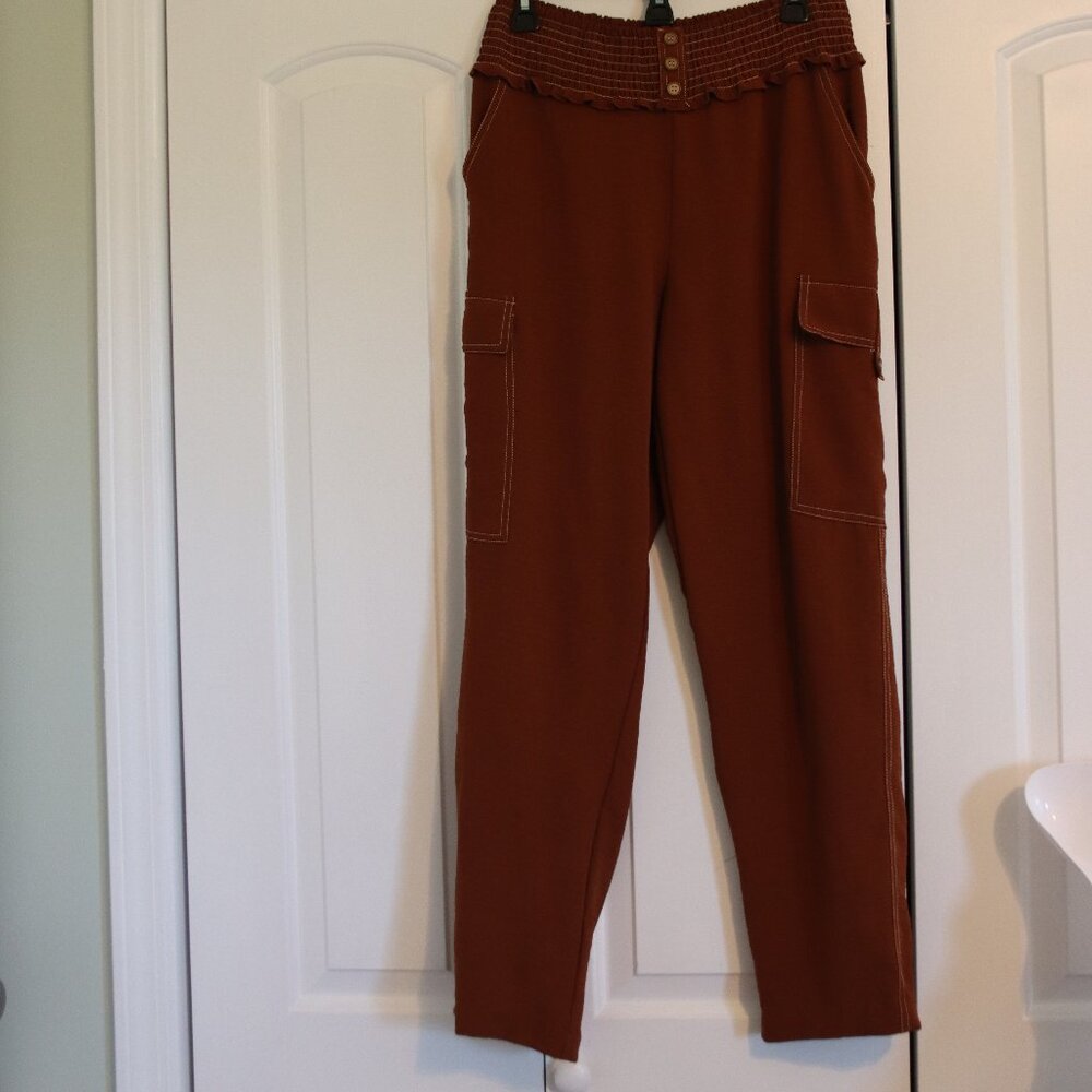 DeJa Blue Premium Lightweight Women's pants size Small Wide Elastic Waist Cargo